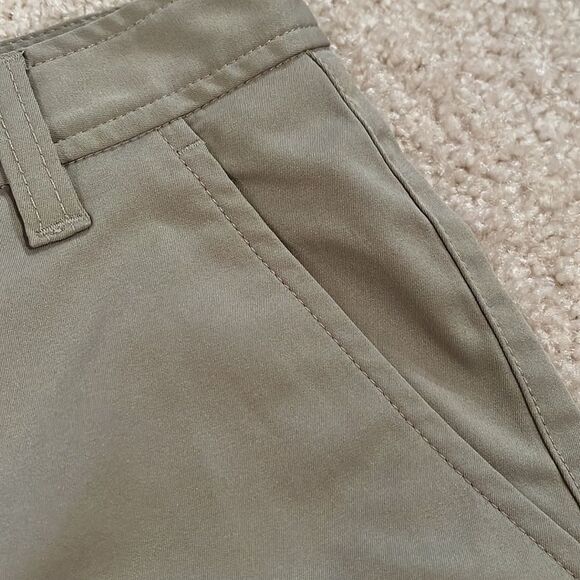 UNDER ARMOUR SIZE 10 DRESS SHORTS - Picture 3 of 8